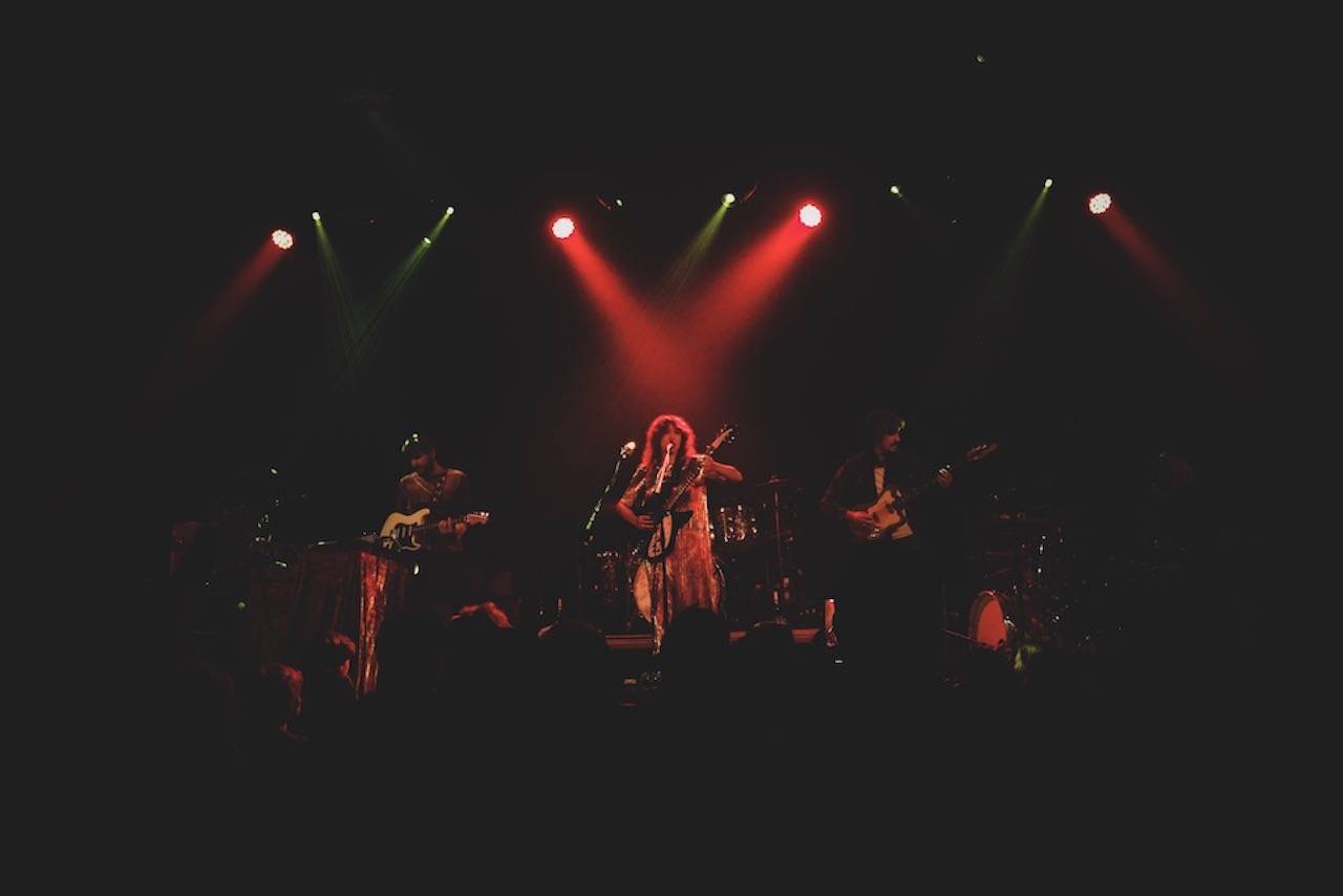 LIVE: Temples přenesli klub Roxy zpět do šedesátých let