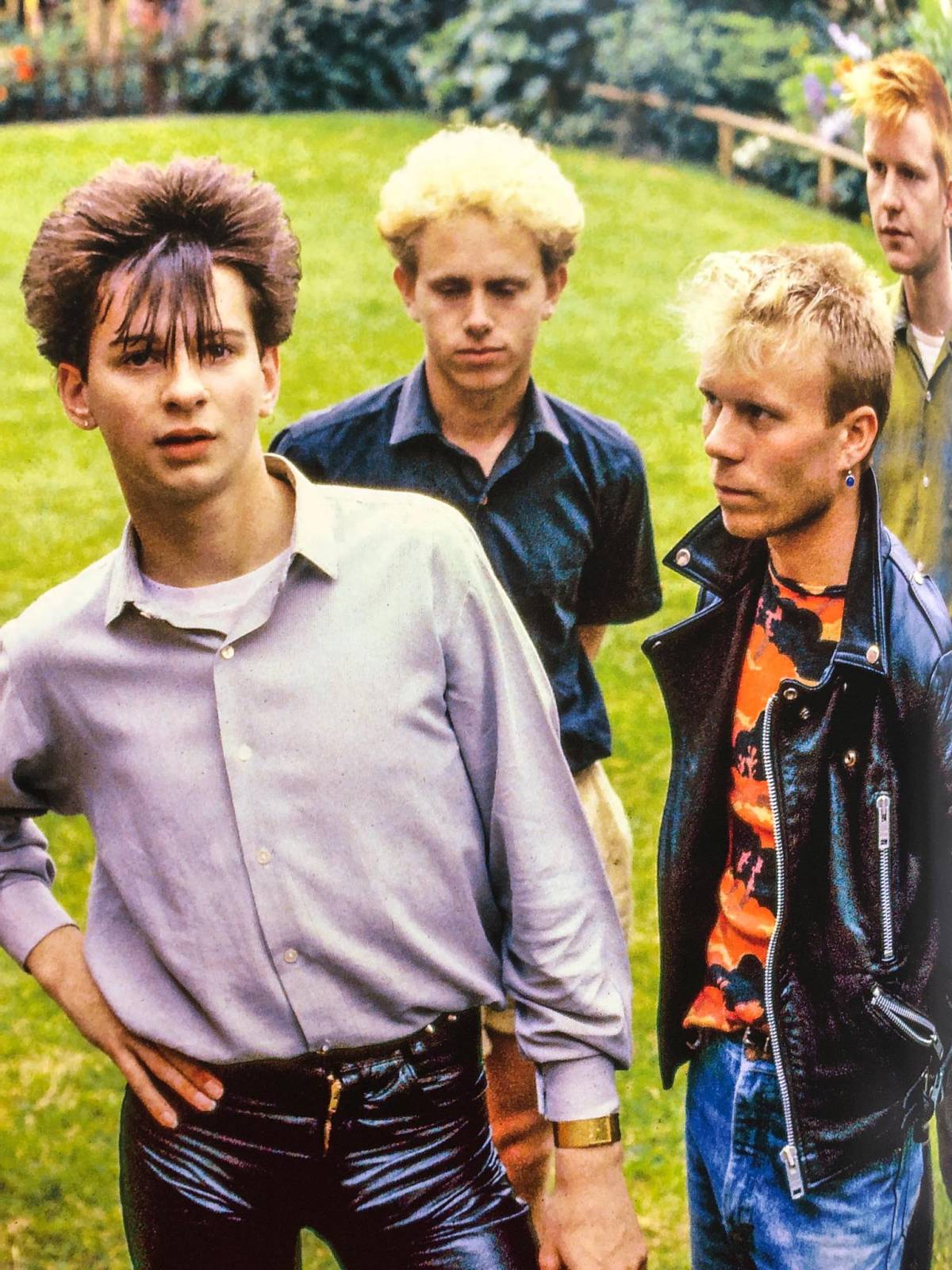 RECENZE: Kniha Víra & Oddanost představuje Depeche Mode v kostce