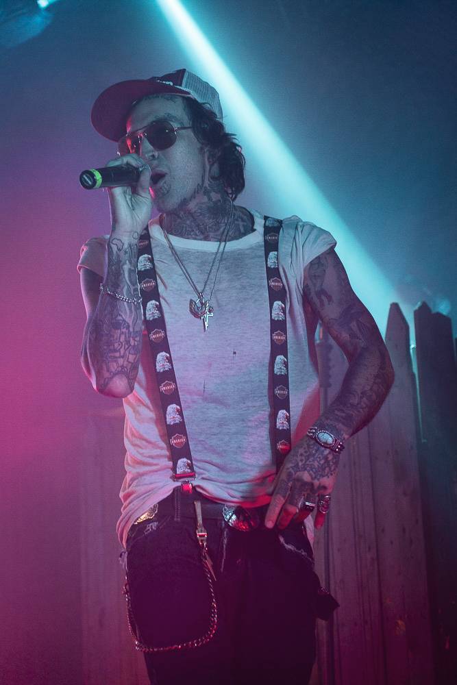 LIVE: Hrdý buran a architekt country rapu Yelawolf zboural Roxy