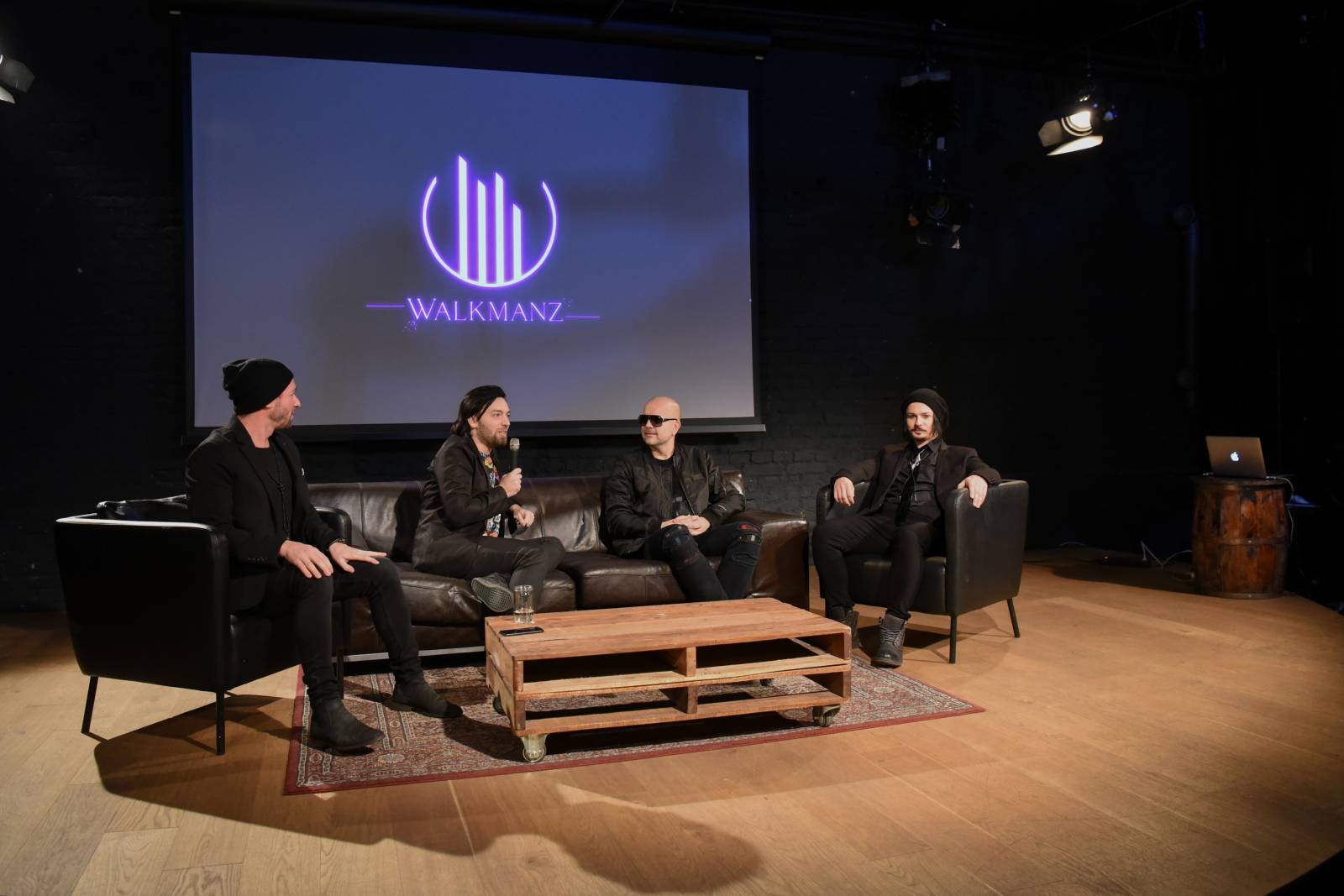 RECENZE: Walkmanz se na první desce Mono hlásí hlavně k tvrdým kytarám, ale i k elektronickým efektům