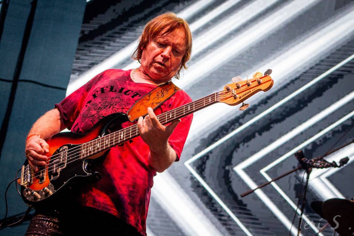 LIVE: Olympic poprvé s novým klávesákem, kapela hraje skvěle. Podívat se přišli i kolegové