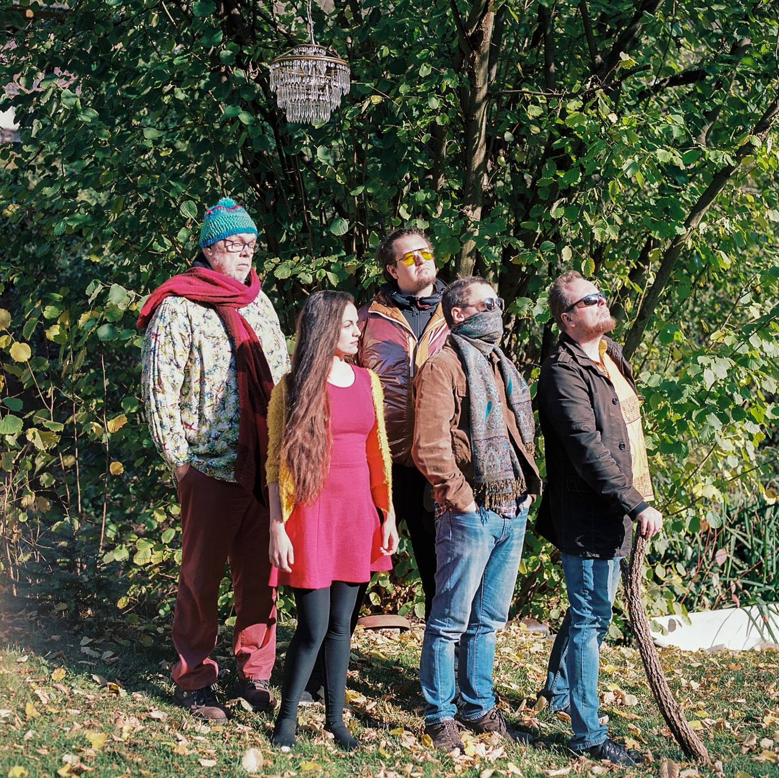 RECENZE: Krajina Ró natočila vrstevnatý a lehce vyšinutý debut. Hotel blázen není pro každého, v jeho pokojích ale možná jednou skončíme všichni