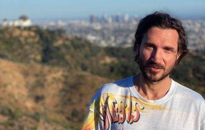 RECENZE: John Frusciante vydal po návratu k Red Hot Chili Peppers čitelnou sólovku. Maya je melancholická pocta taneční hudbě