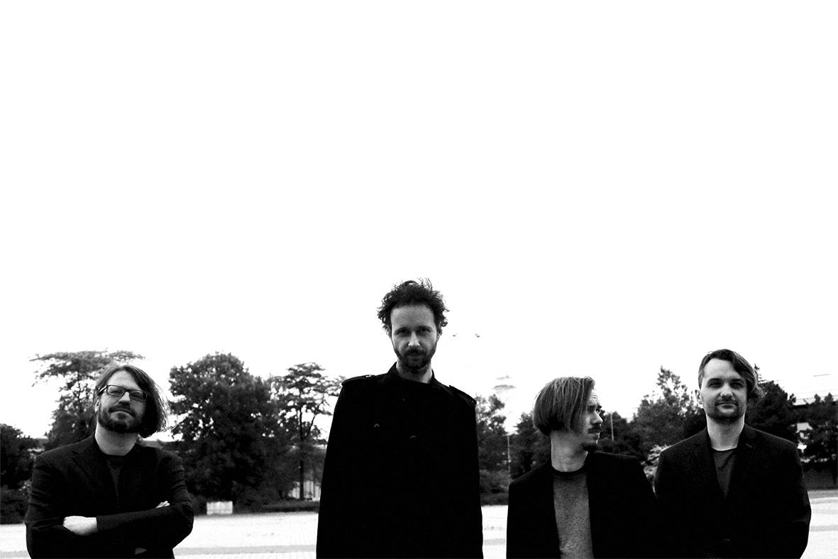 RECENZE: Květy na novém album těží z poetiky sobě vlastní. Oslava dvaceti let se povedla