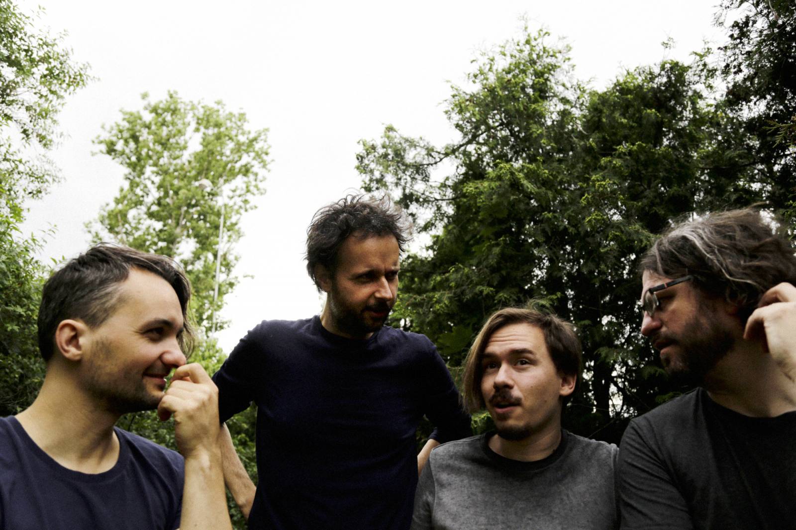 RECENZE: Květy na novém album těží z poetiky sobě vlastní. Oslava dvaceti let se povedla