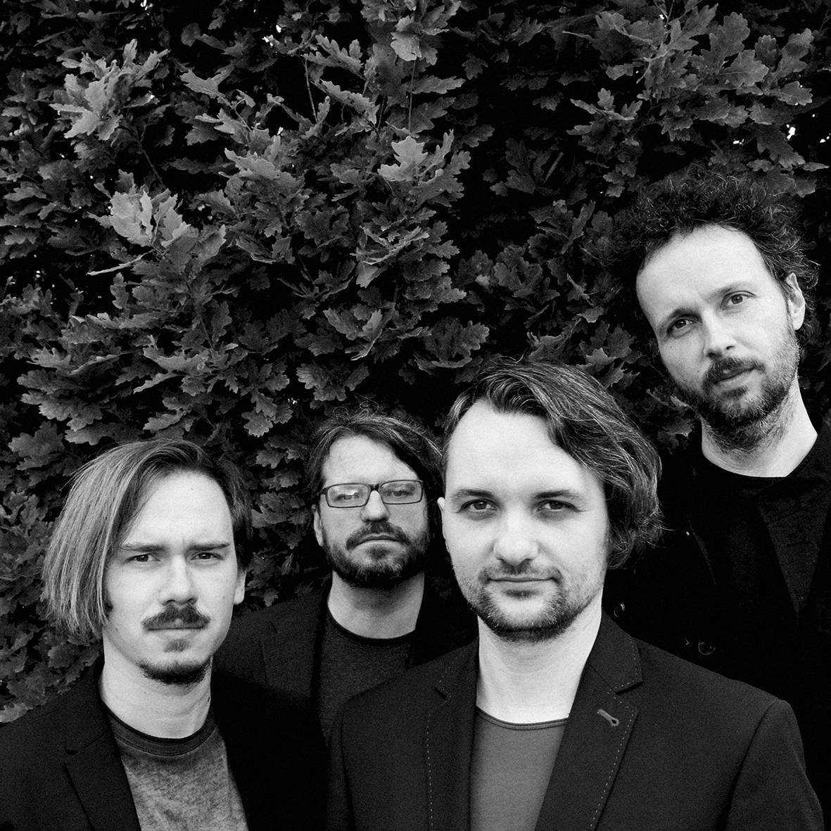 RECENZE: Květy na novém album těží z poetiky sobě vlastní. Oslava dvaceti let se povedla