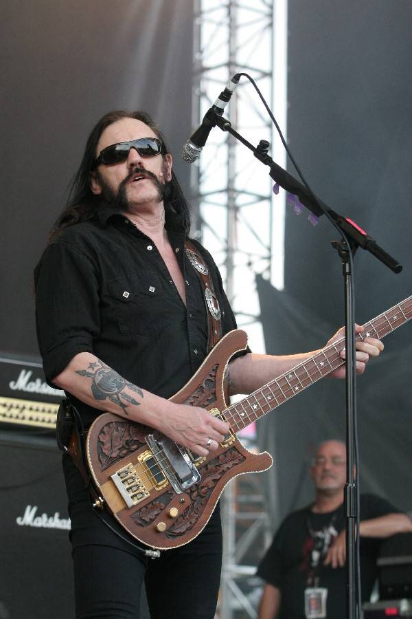 RETRO: Motörhead v Brně. Lemmy nastoupil před pluk zesilovačů značky Marshall