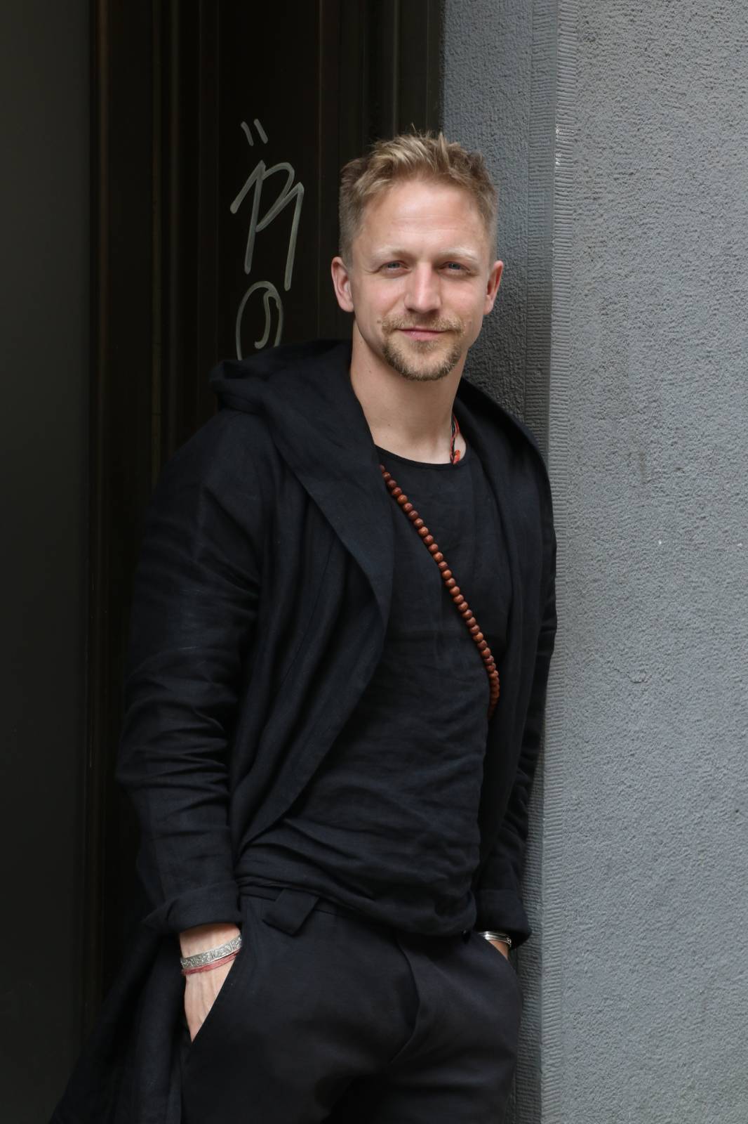 RECENZE: Album Cítím Tomáše Kluse se ztrácí v podivných aranžích 