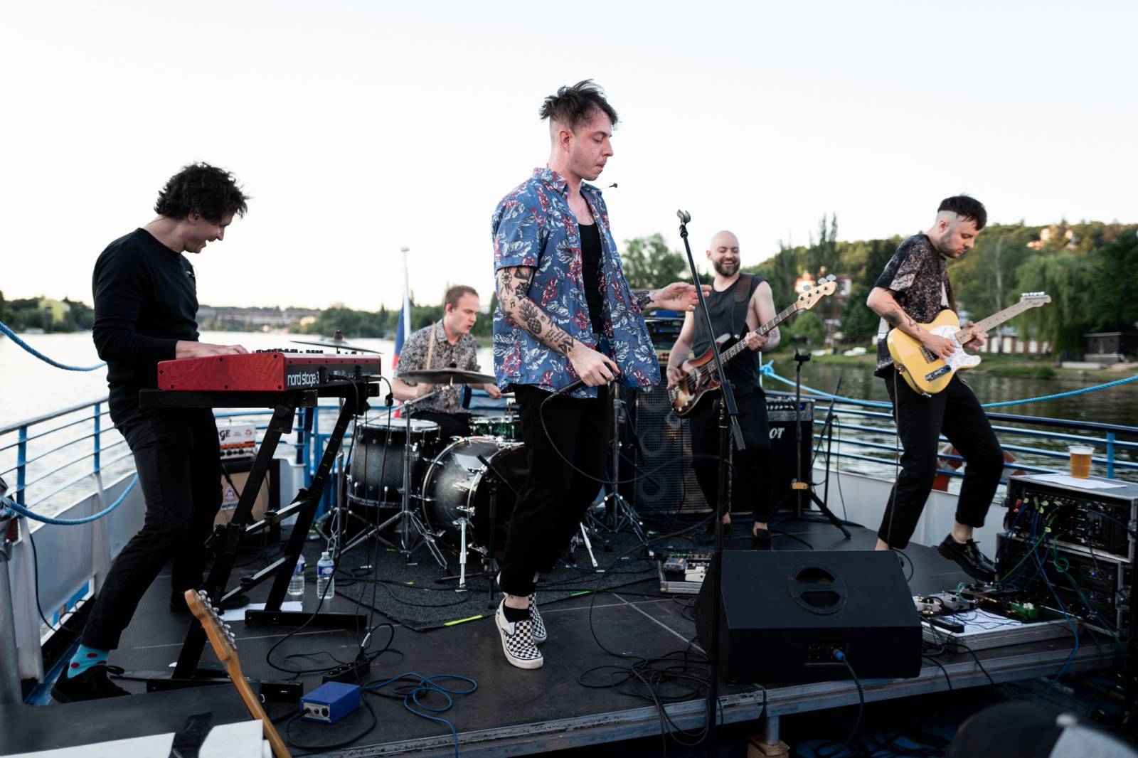 LIVE: Deaf Heart a The Silver Spoons rozjeli v ostravském Barráku pořádný rokenrolový večírek