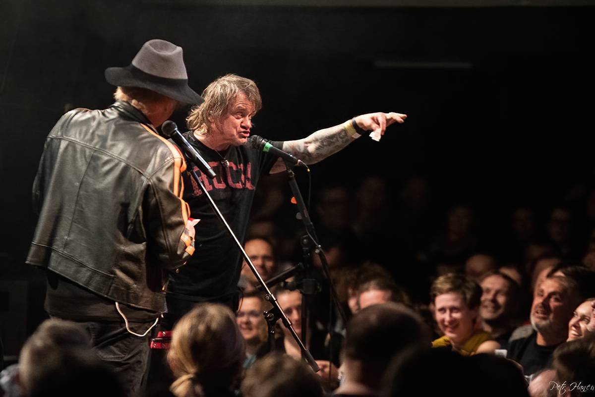 LIVE: Pražský výběr ve strhující show věnoval písničky 