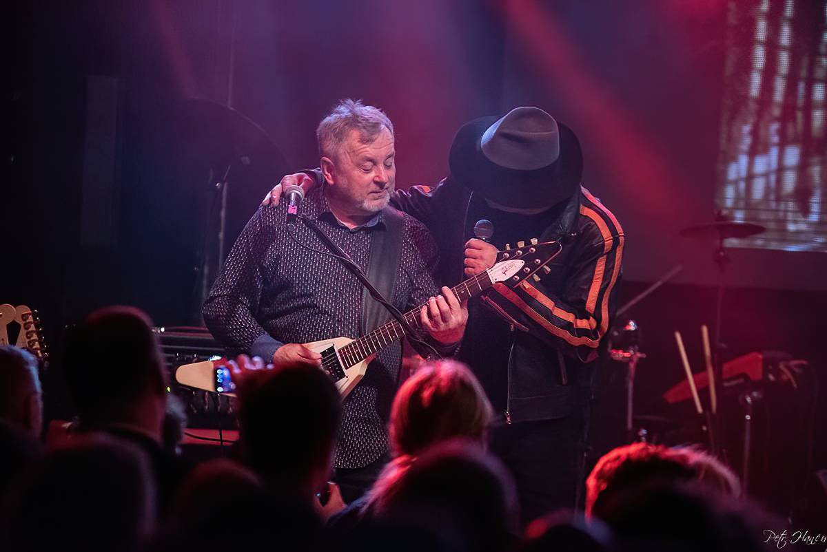 LIVE: Pražský výběr ve strhující show věnoval písničky 