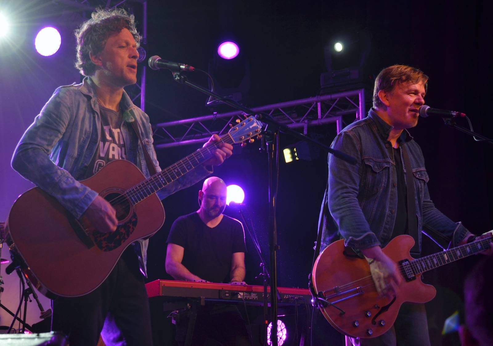 LIVE: Laškování s ženskou částí publika i hledání partnerek. Kapela Hrůzy dorazila do Krnova