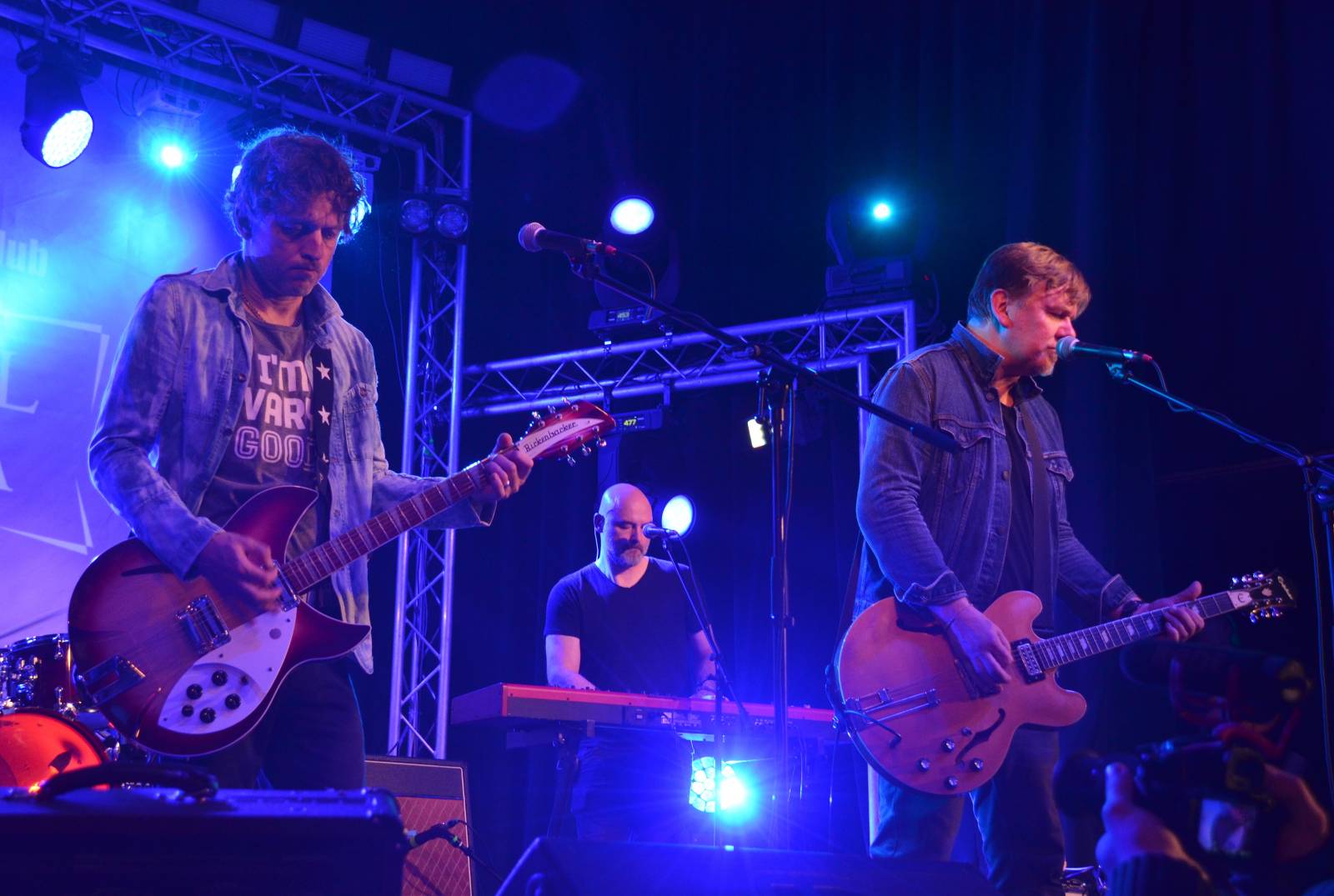 LIVE: Laškování s ženskou částí publika i hledání partnerek. Kapela Hrůzy dorazila do Krnova