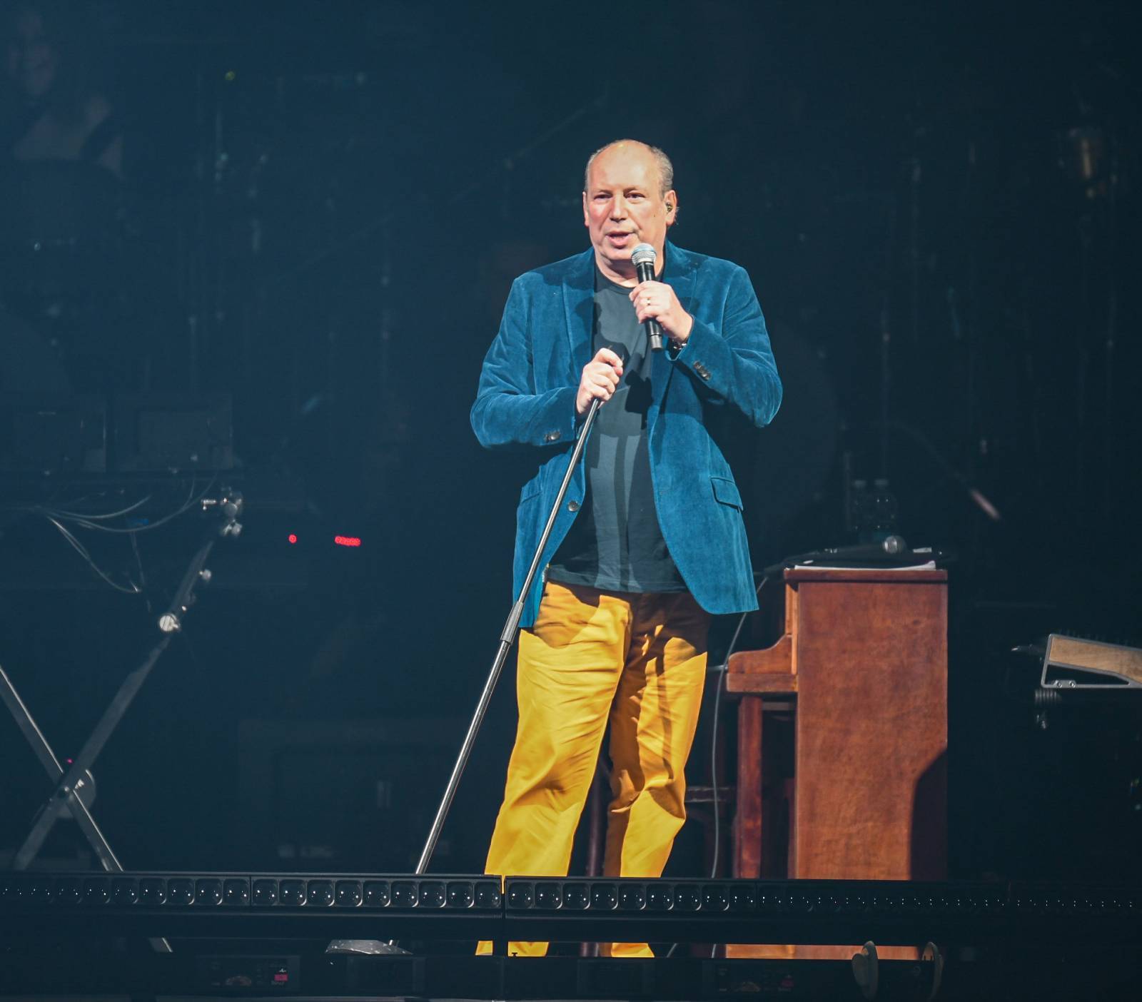 LIVE: Hans Zimmer vyprávěl Praze příběhy hudbou. Přivezl s sebou orchestr z Odessy