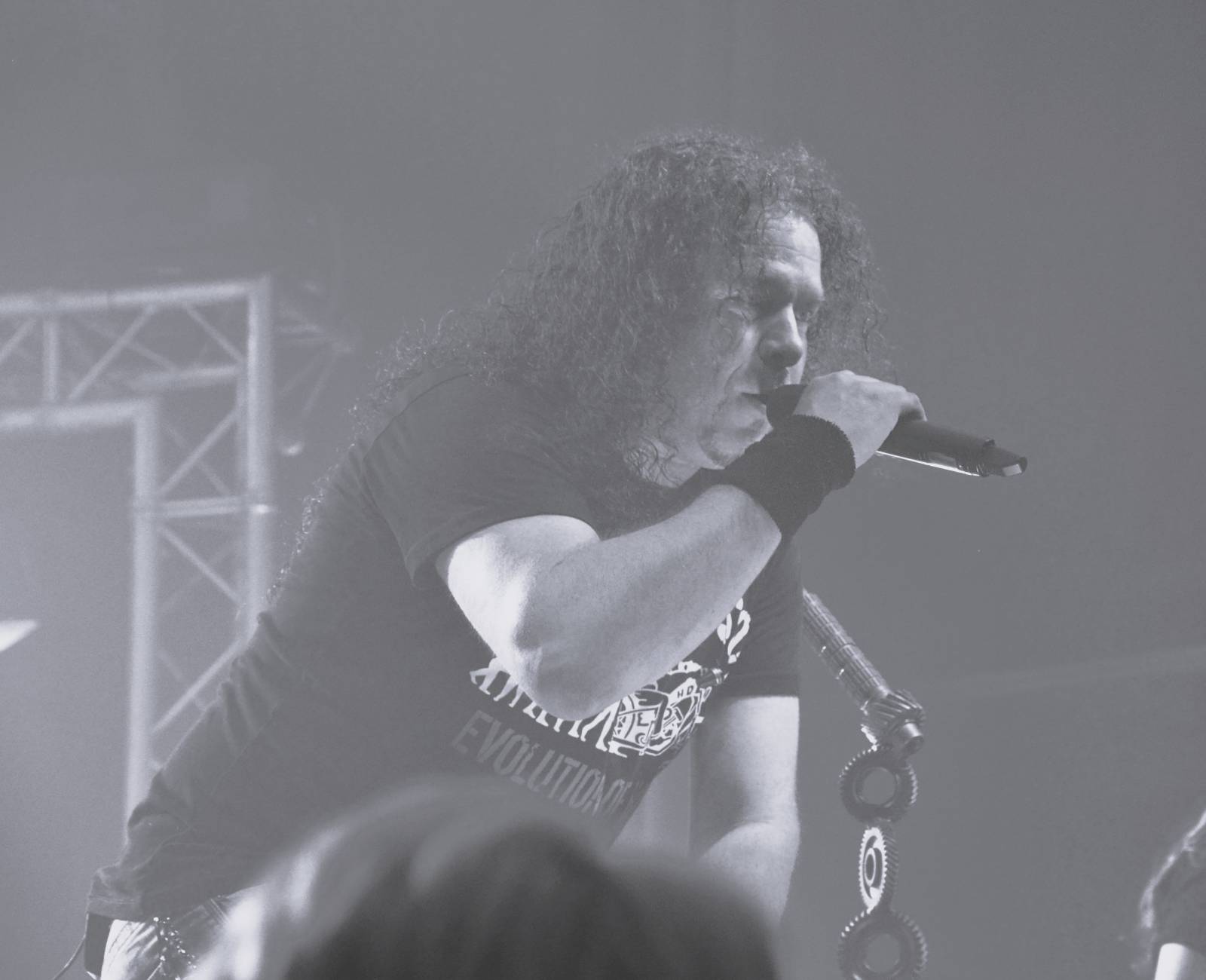 LIVE: Provizorní obývák i ztracená redukce. Arakain přijel do Krnova