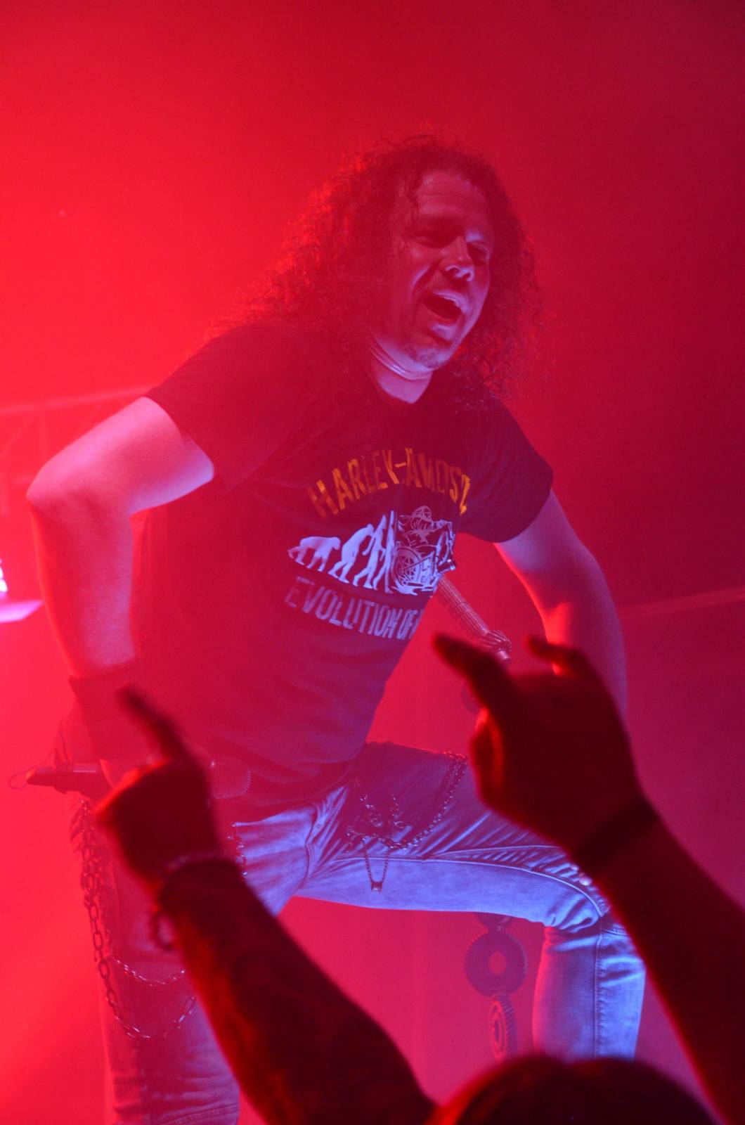 LIVE: Provizorní obývák i ztracená redukce. Arakain přijel do Krnova