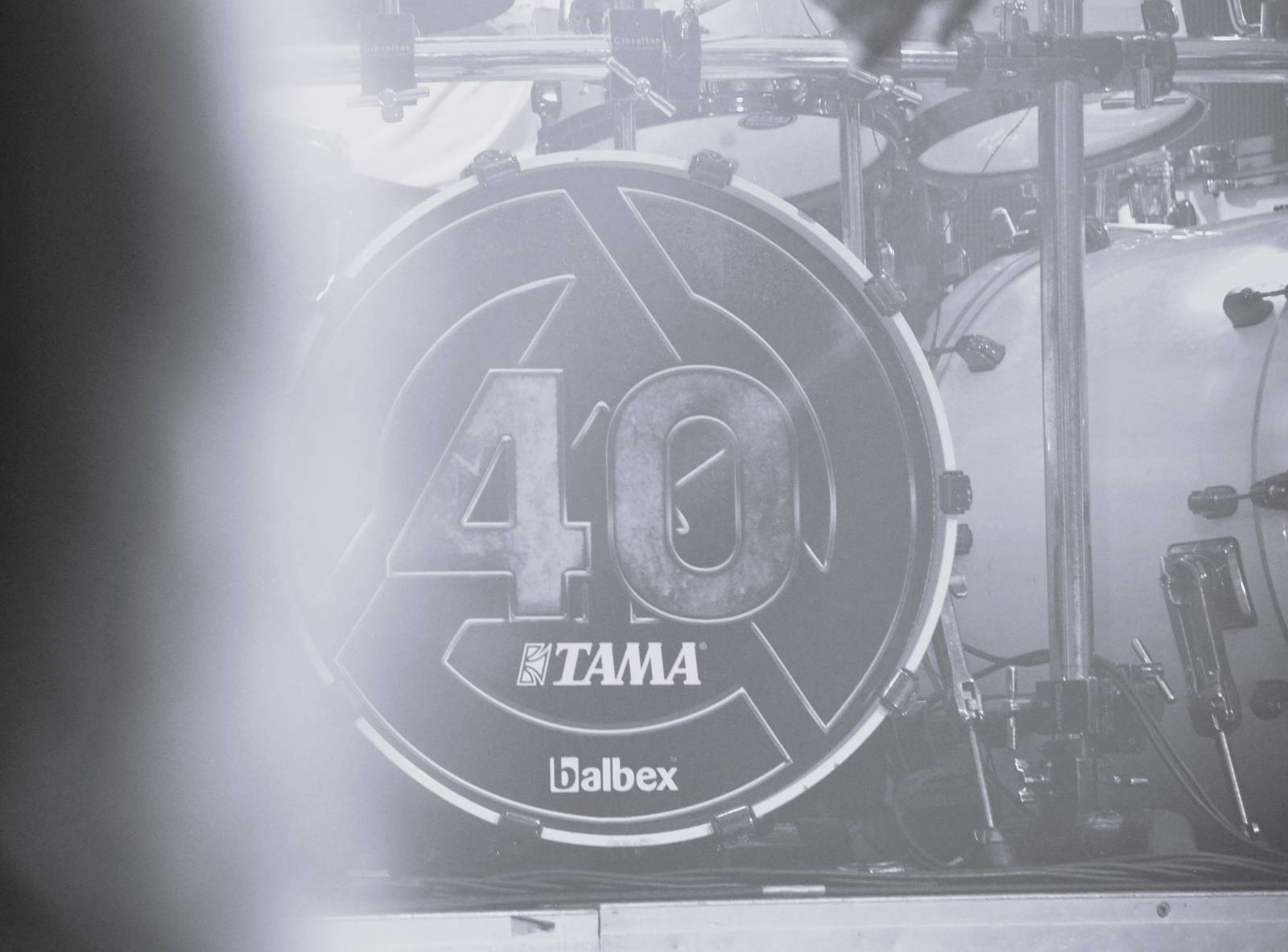 LIVE: Provizorní obývák i ztracená redukce. Arakain přijel do Krnova