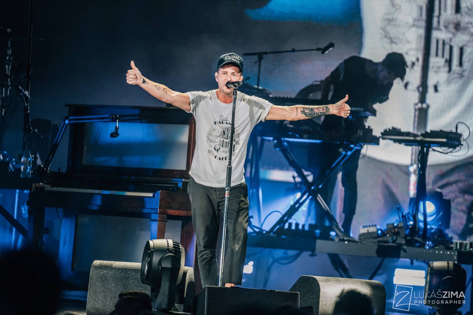 LIVE: Charismatičtí OneRepublic se vrátili do Prahy. O2 areně představili desku Human, nezapomněli ani na osvědčené hity 