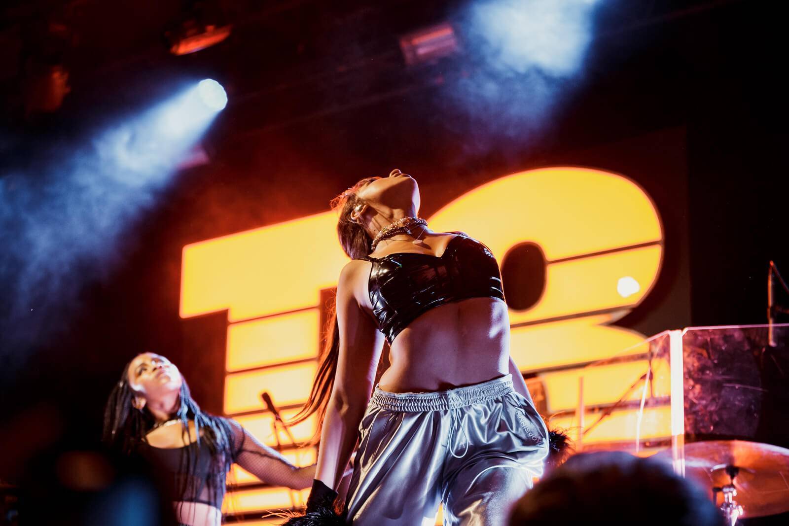 LIVE: Tate McRae v Praze tančila a svěřovala se, jak byla zamilovaná do kámoše svého bráchy