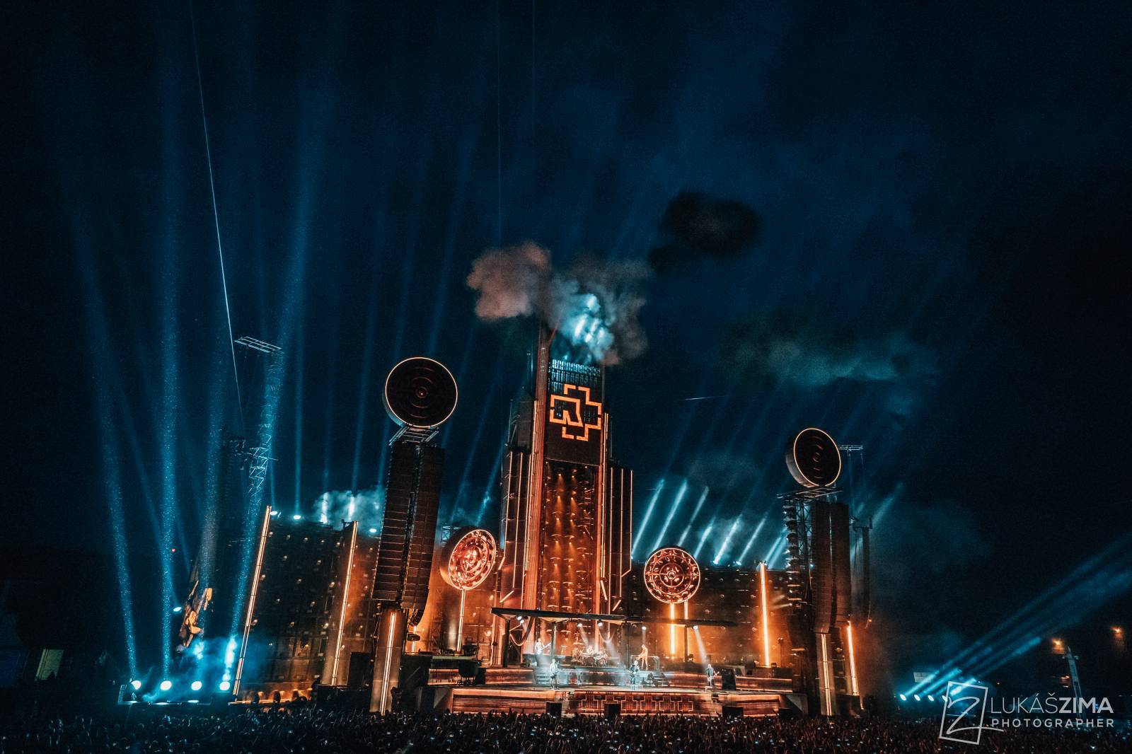 LIVE: Rammstein rostli a rostli, až nakonec přerostli i Letňany