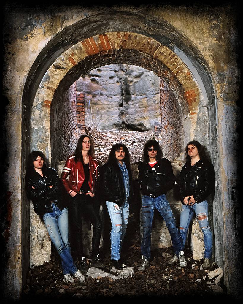 RECENZE: Arakain reedicí Schizofrenie pokračuje v oprašování historie