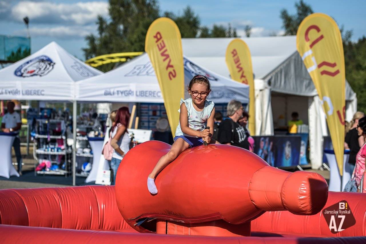 LIVE: Festival Benátská! s Impulsem otevřely oslavy Arakainu, Olympiku a Petra Jandy