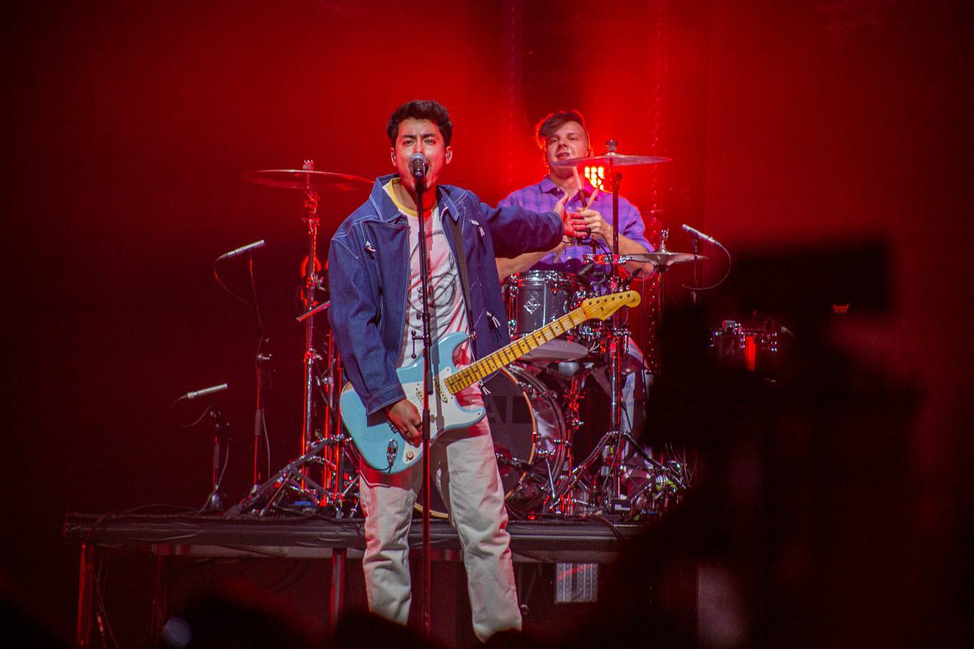 LIVE: Mirai nadchli O2 arenu, pozvali si Ewu Farnou s Bandjeez i Bena Cristovaa