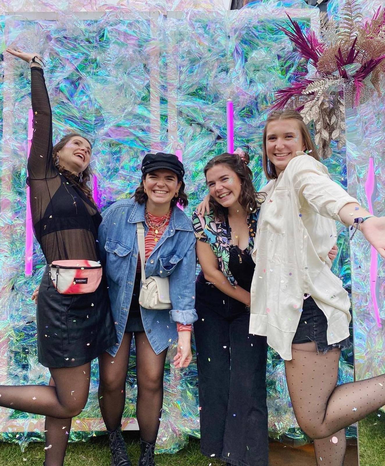 LIVE: Berlínské Lollapalooze v prvním dni vládl Machine Gun Kelly, zklamal Purple Disco Machine