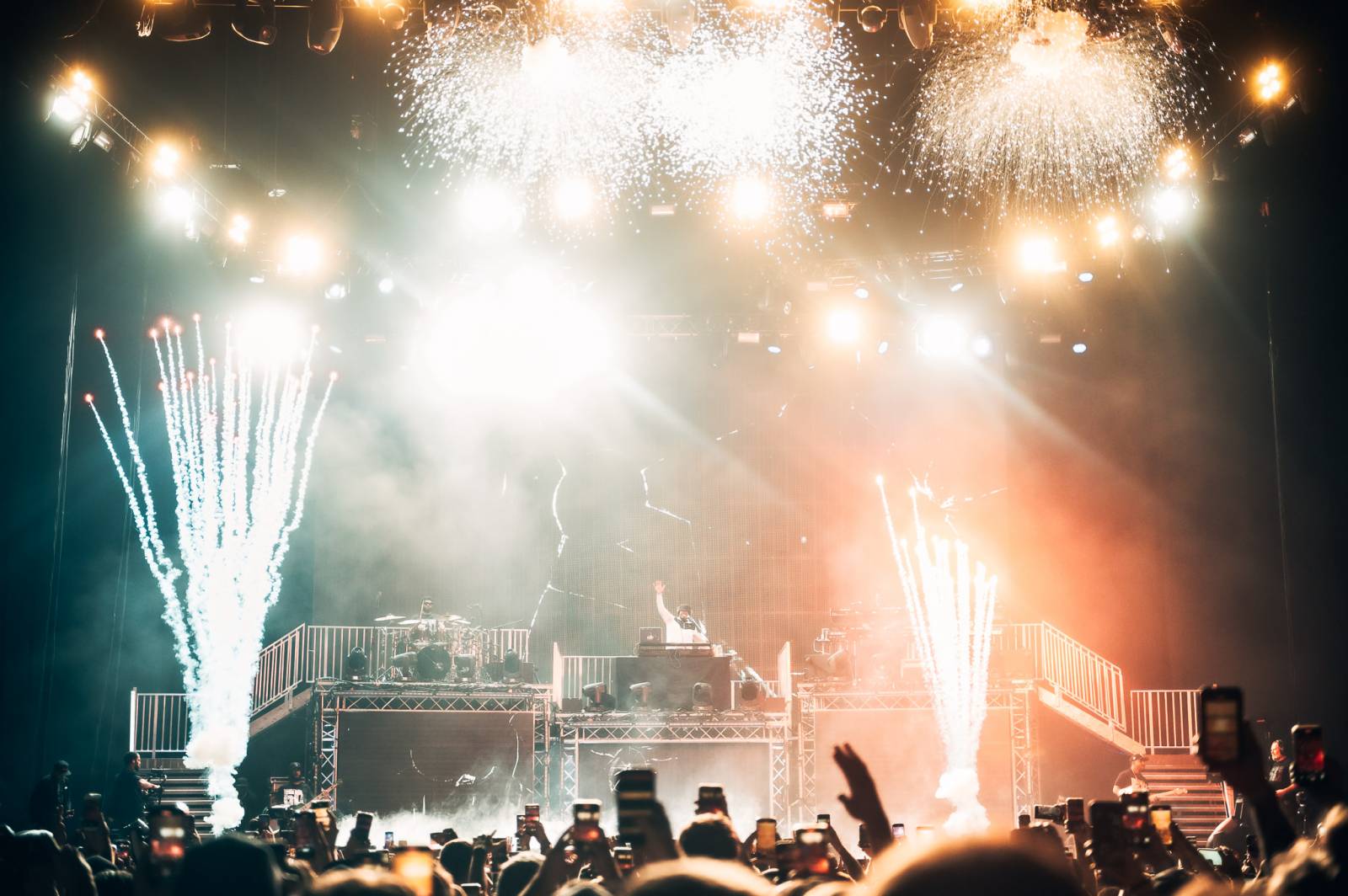 LIVE: 50 Cent zbořil pražskou O2 arenu svou megalomanskou show