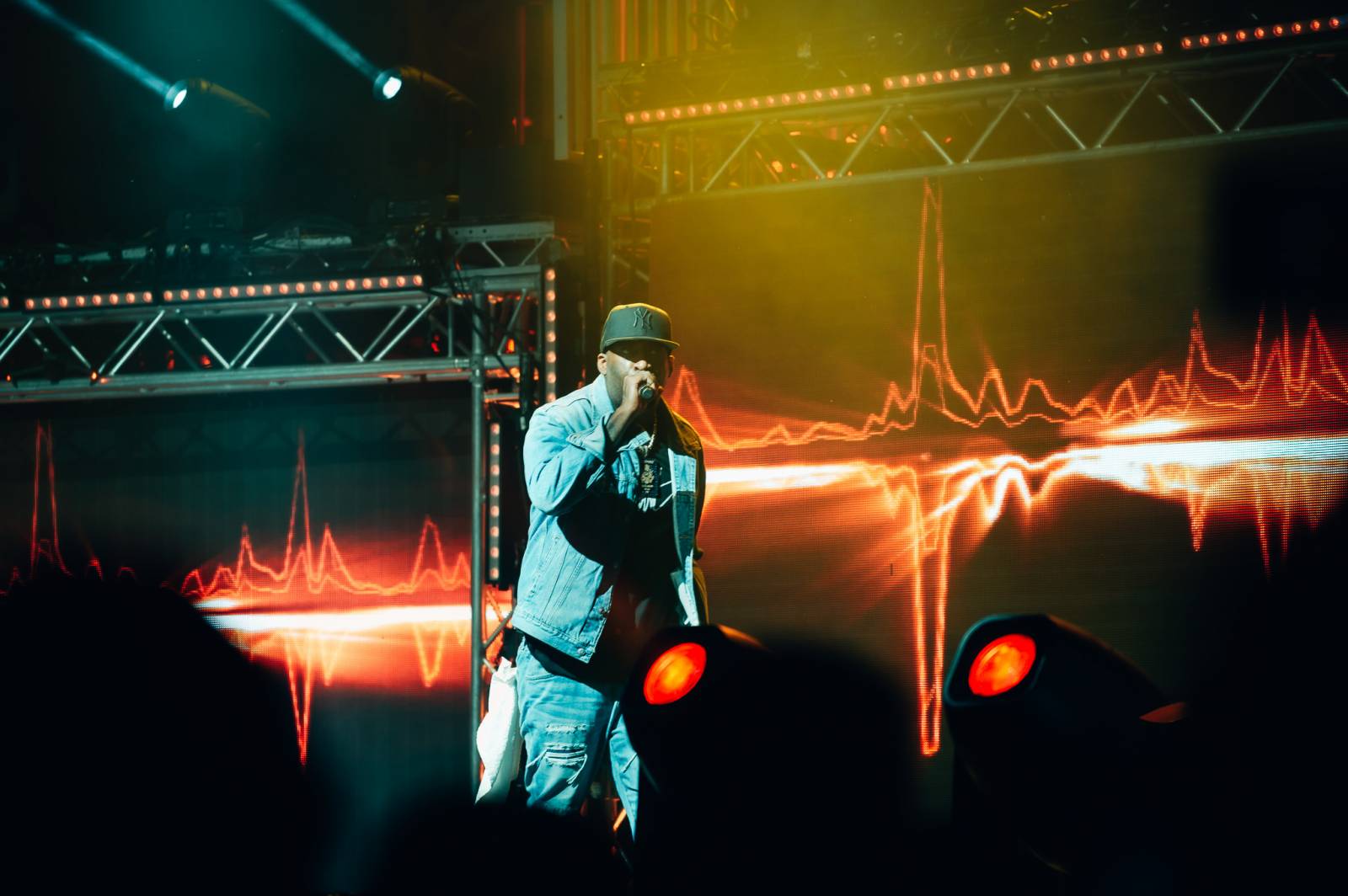 LIVE: 50 Cent zbořil pražskou O2 arenu svou megalomanskou show