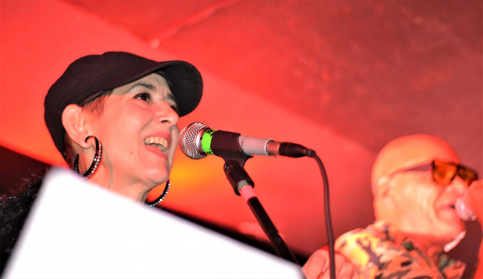 LIVE: Freak Power roztančili pražské Rock Café, za nemocnou vokalistku zaskočila Tereza Černochová