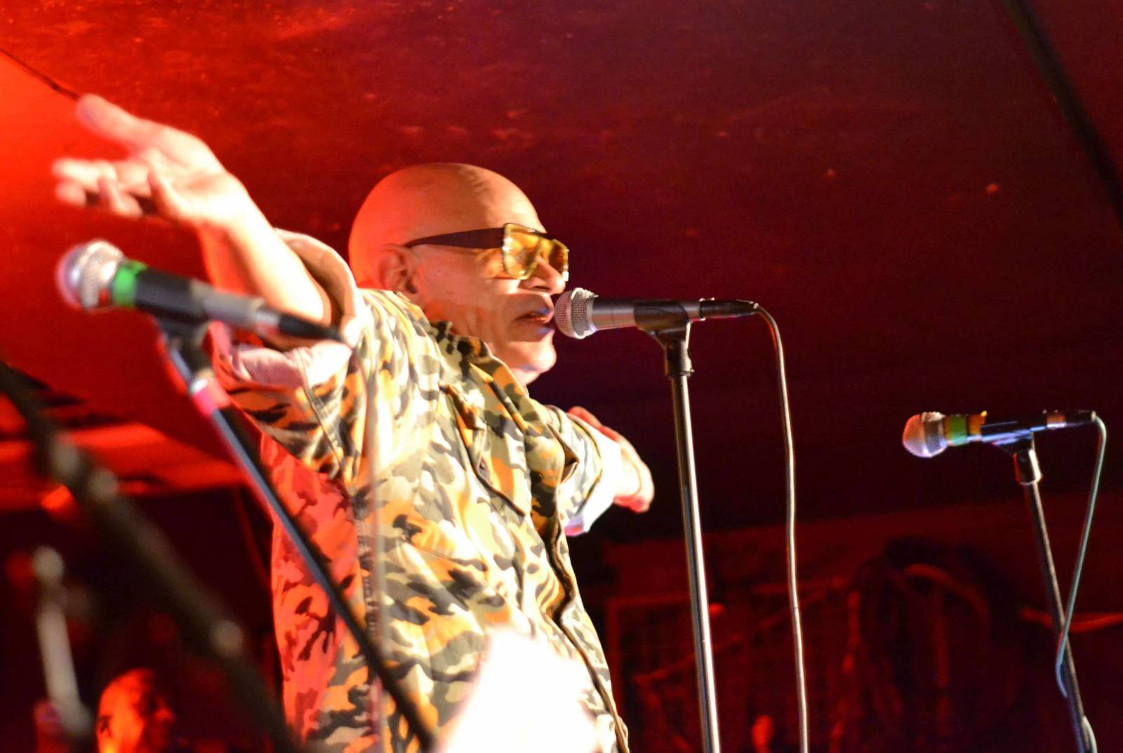 LIVE: Freak Power roztančili pražské Rock Café, za nemocnou vokalistku zaskočila Tereza Černochová