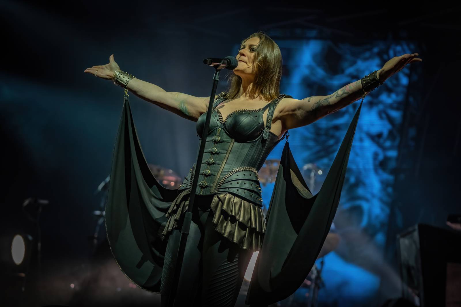 LIVE: Nightwish předvedli show plnou efektů a vizuálních příběhů, objevily se v nich i pražské památky