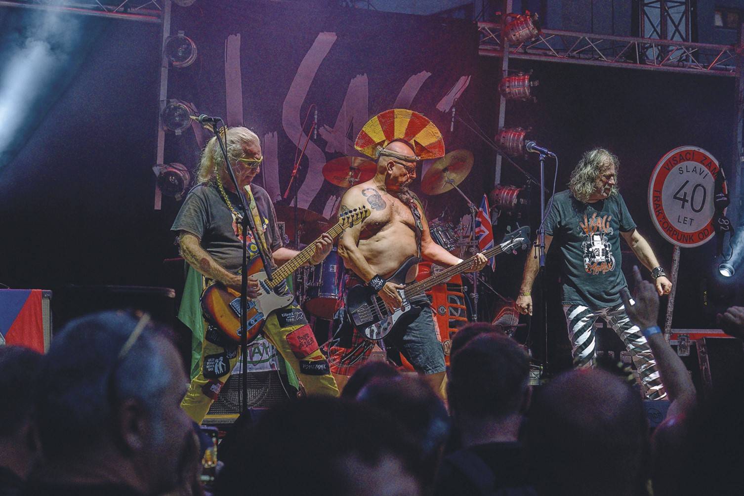 RECENZE: Visací zámek střeží punková vrata už čtyři dekády