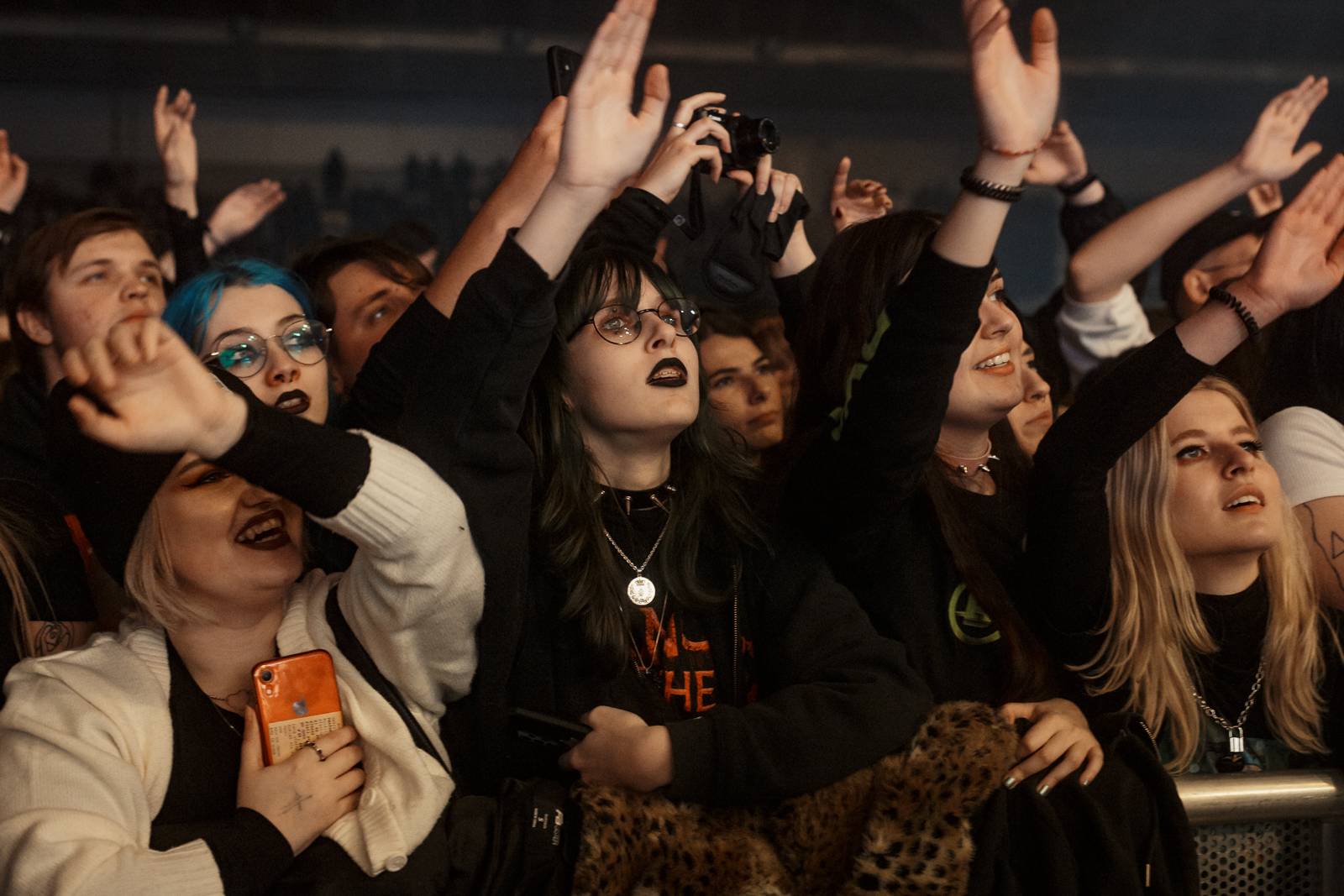 LIVE: Bring Me The Horizon sypali do diváků banger za bangerem a servírovali skvělou audiovizuální show