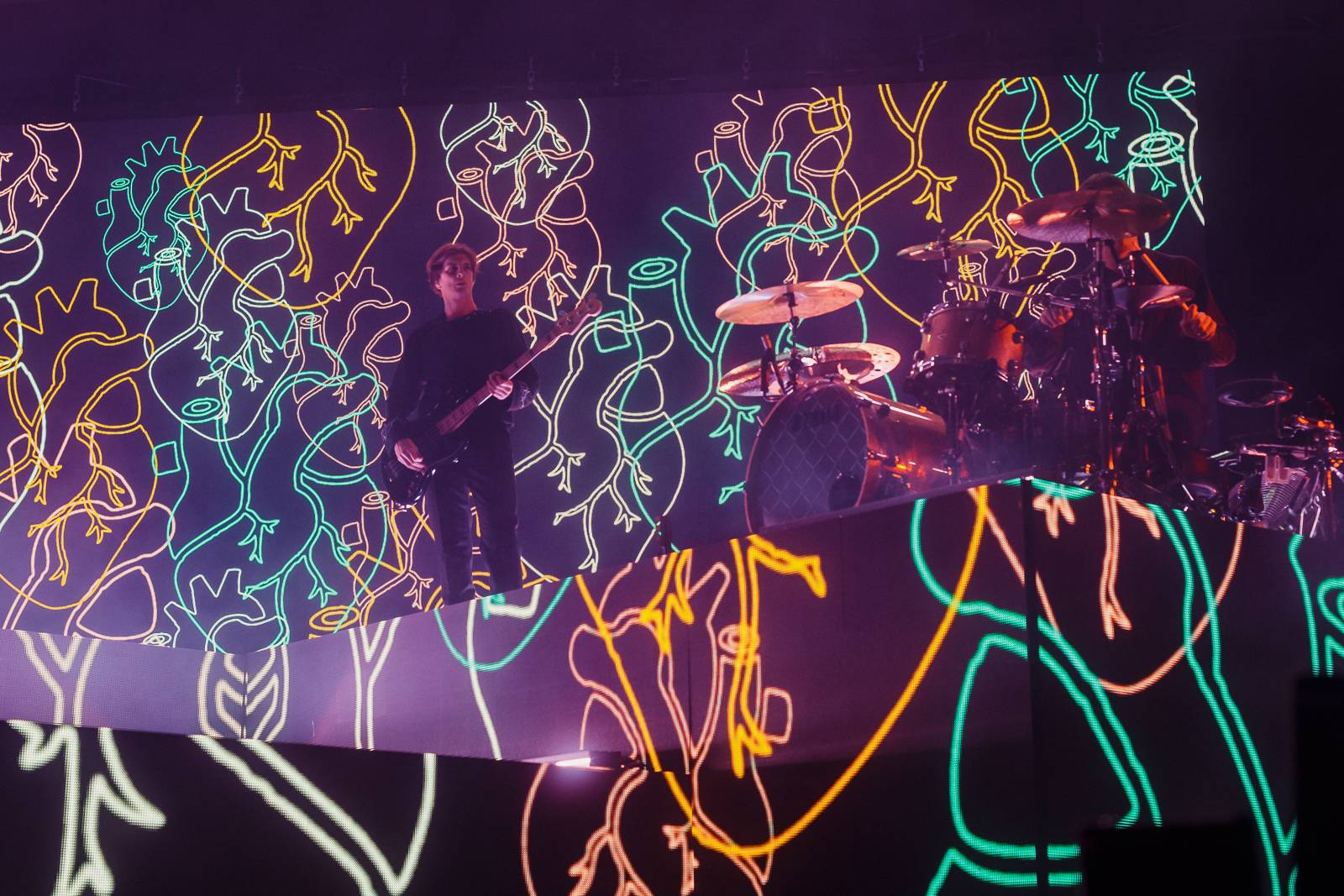 LIVE: Bring Me The Horizon sypali do diváků banger za bangerem a servírovali skvělou audiovizuální show