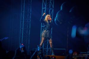 LIVE: Avril Lavigne se v Praze svezla na vlně nostalgie