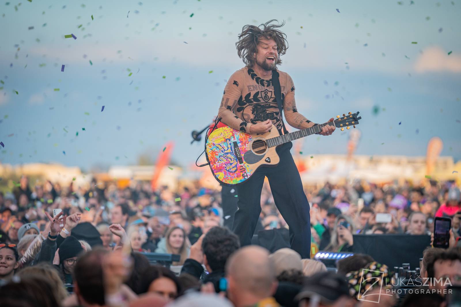 LIVE: Pražský Majáles – Ewu Farnou žádali o ruku, Tomáš Klus se svlékl a Richard Krajčo se pokusil o striptýz