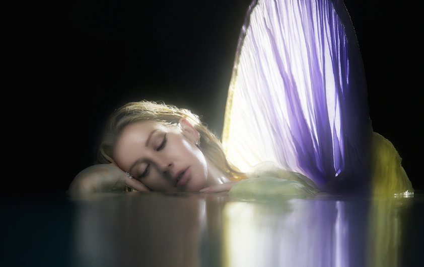 RECENZE: Ellie Goulding zve na novém albu na taneční parket