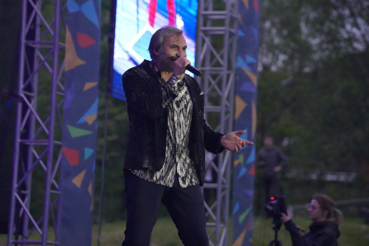 LIVE: Ostrava nejsou jen Vítkovice. Slezskoostravský hrad zažil na Majálesu pogo, disco i romantiku