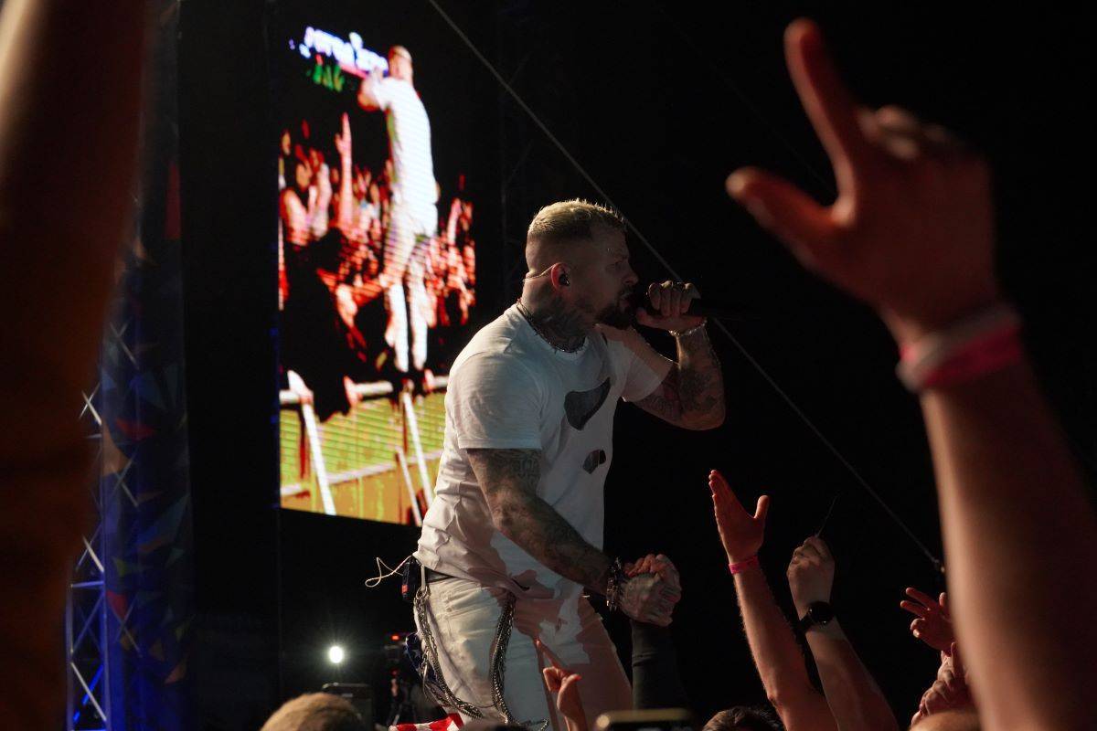 LIVE: Ostrava nejsou jen Vítkovice. Slezskoostravský hrad zažil na Majálesu pogo, disco i romantiku