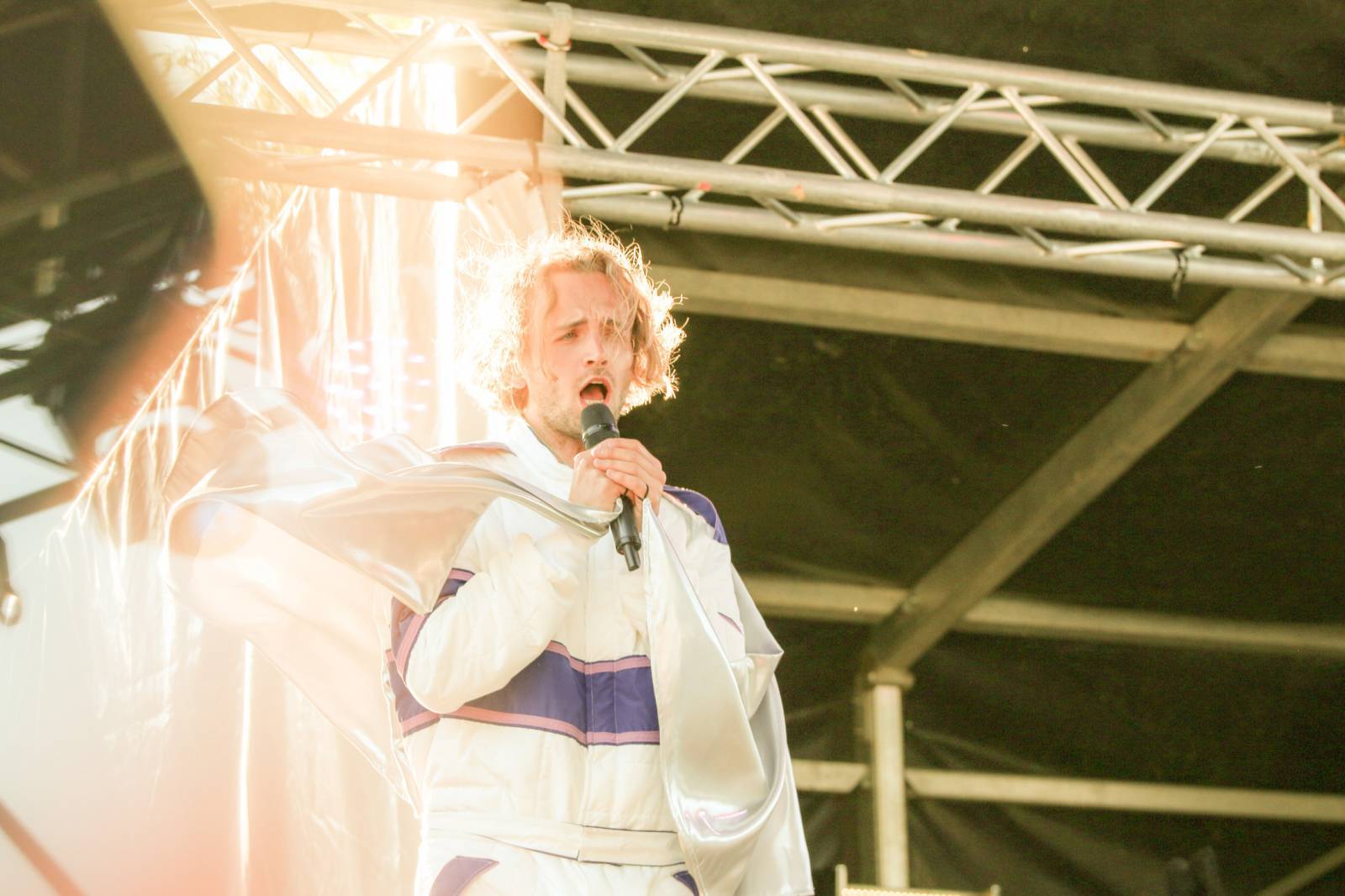 LIVE: Britští Foals představili v Praze naživo desku Life is Yours, zlatá hodinka fungovala víc než projekce