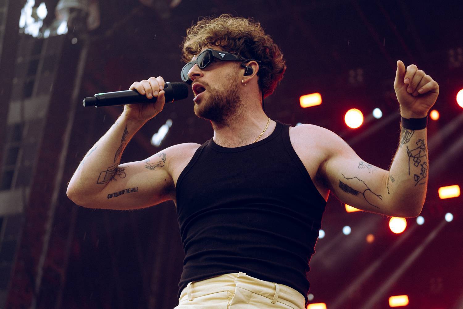 LIVE: Colours of Ostrava ve znamení smůly, vystoupení zrušil i Burna Boy. Z českých interpretů dorazili Vypsaná fiXa a Ben Cristovao