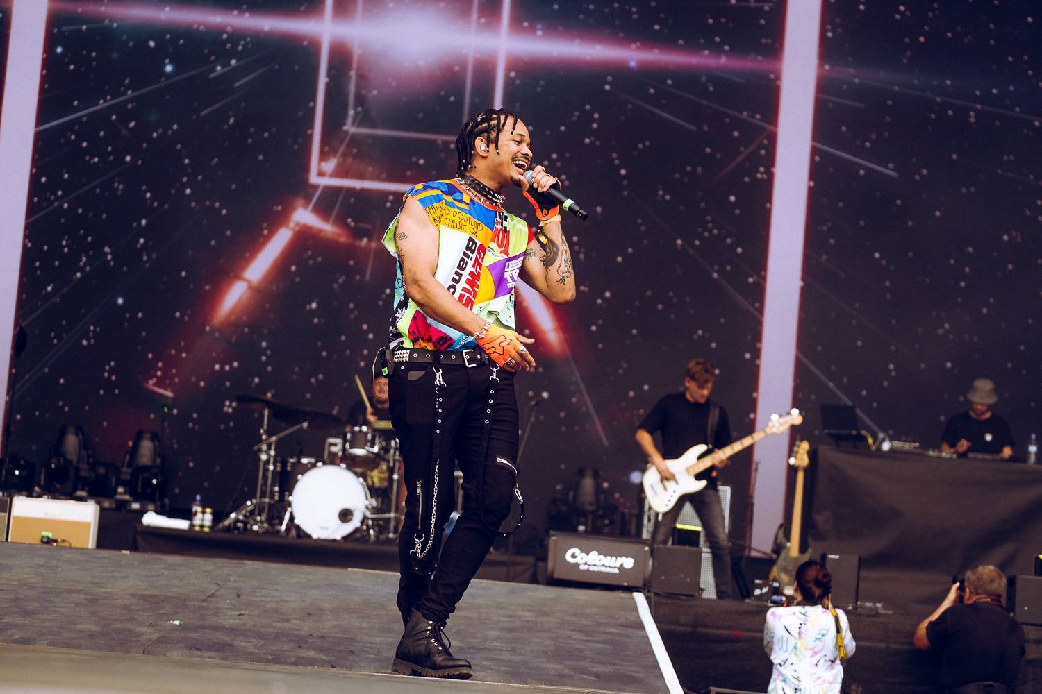 LIVE: Colours of Ostrava ve znamení smůly, vystoupení zrušil i Burna Boy. Z českých interpretů dorazili Vypsaná fiXa a Ben Cristovao