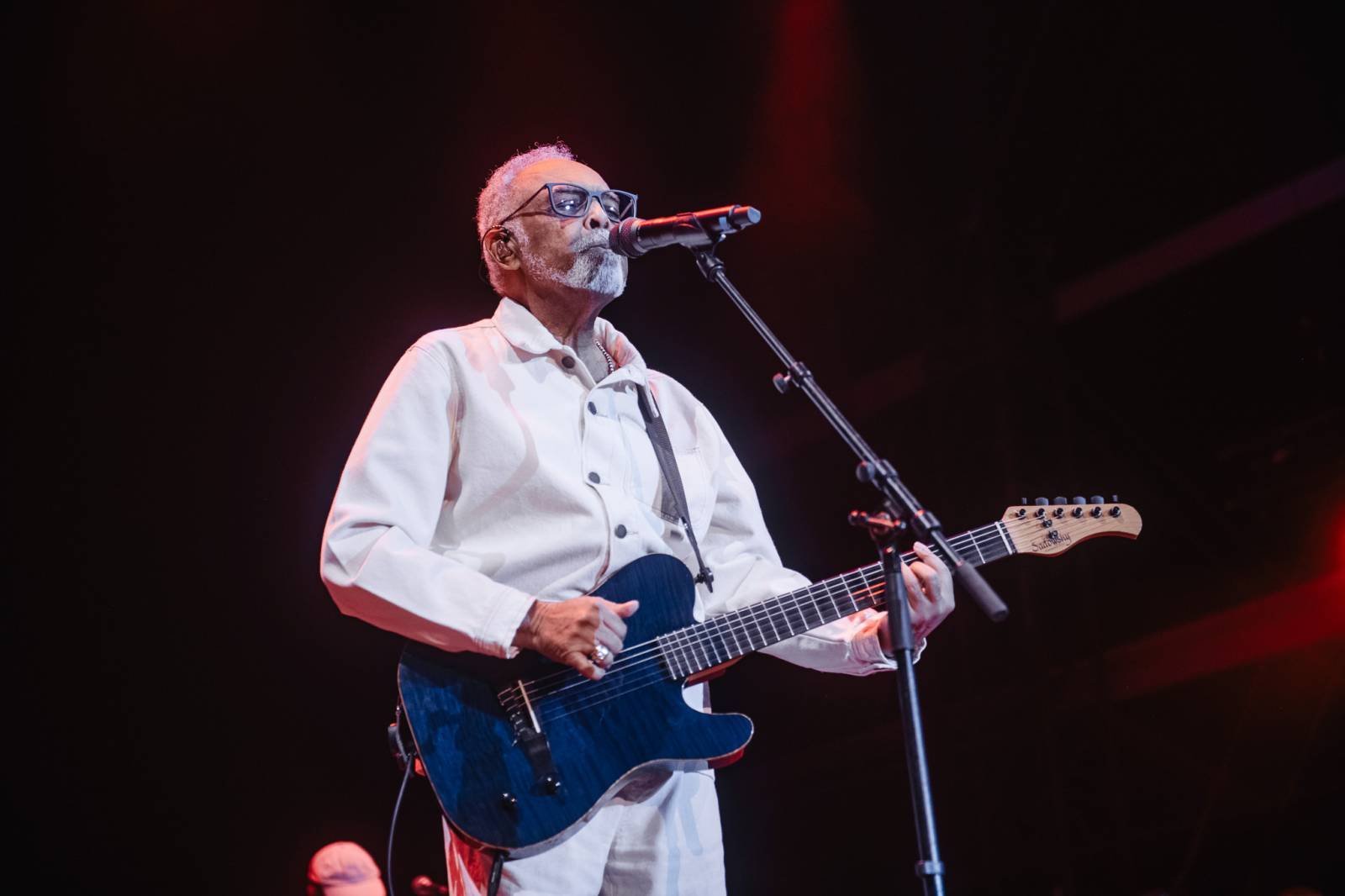 LIVE: Colours of Ostrava ve znamení smůly, vystoupení zrušil i Burna Boy. Z českých interpretů dorazili Vypsaná fiXa a Ben Cristovao