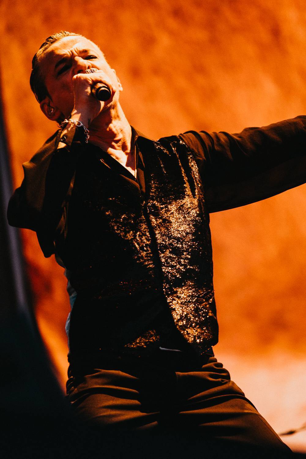LIVE: Depeche Mode vyprodali Letňany. Odehráli emotivní show, vzpomínali i na Andyho Fletchera