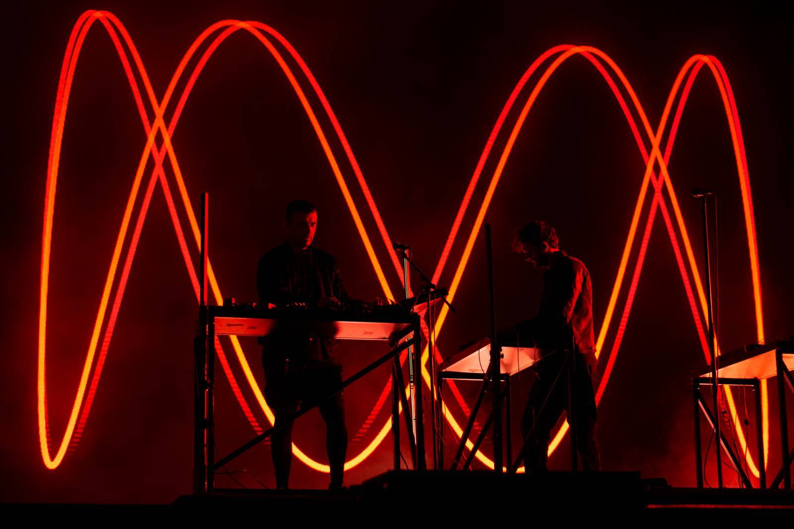 LIVE: Všechno, co se trblieta! Z Yungbluda pryštěla energie na všechny strany, Grape Festival pozval i M83 a Moderat