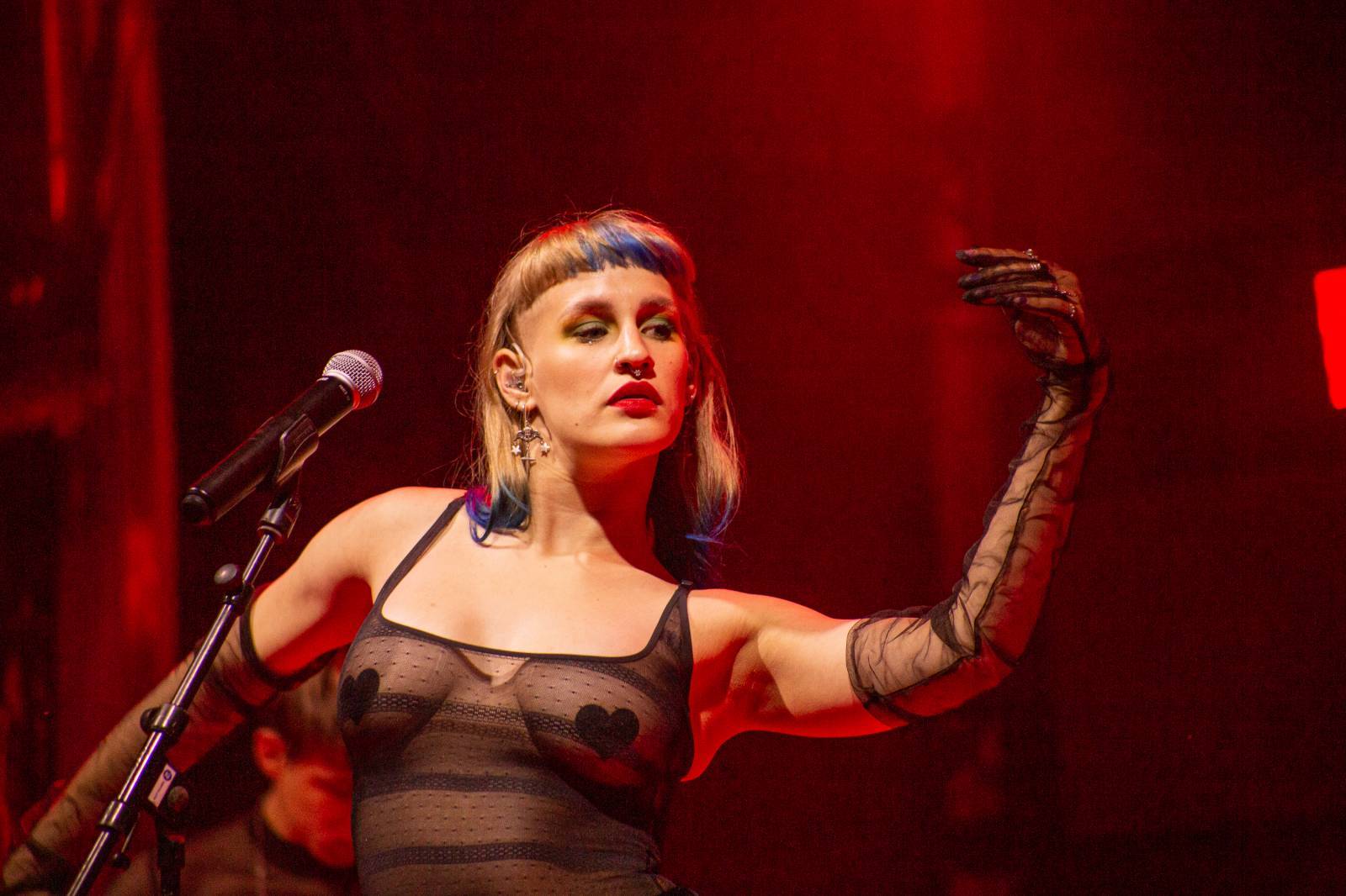 LIVE: Všechno, co se trblieta! Z Yungbluda pryštěla energie na všechny strany, Grape Festival pozval i M83 a Moderat