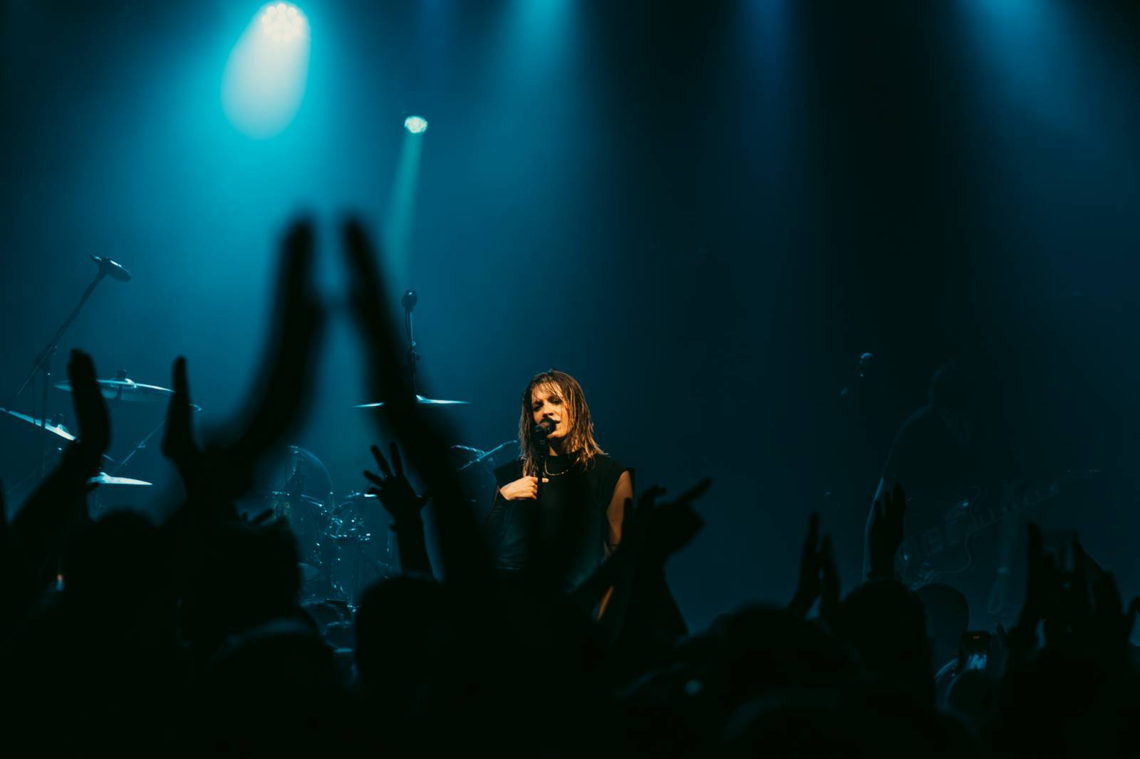 LIVE: Terapie rapováním. K.Flay s davem zpracovávala syrové emoce 