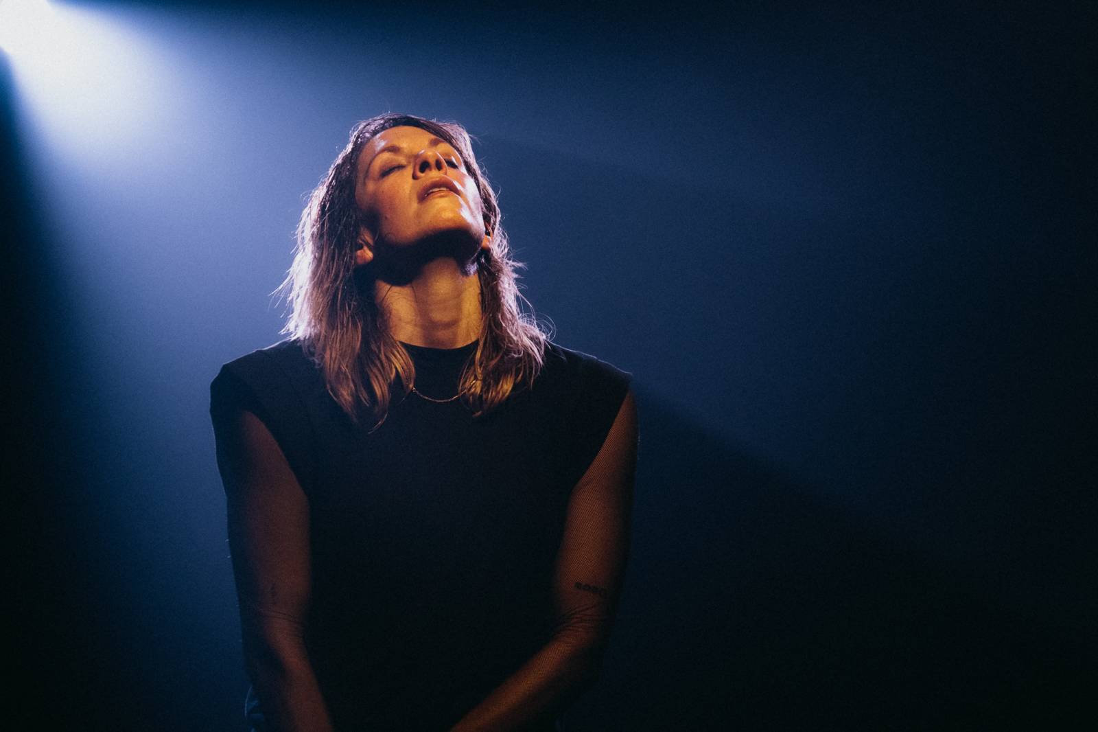 LIVE: Terapie rapováním. K.Flay s davem zpracovávala syrové emoce 